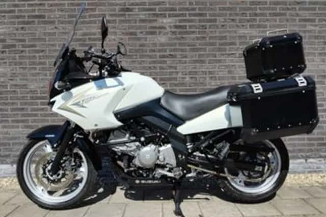 Suzuki V-Strom (2010) thumbnail 2