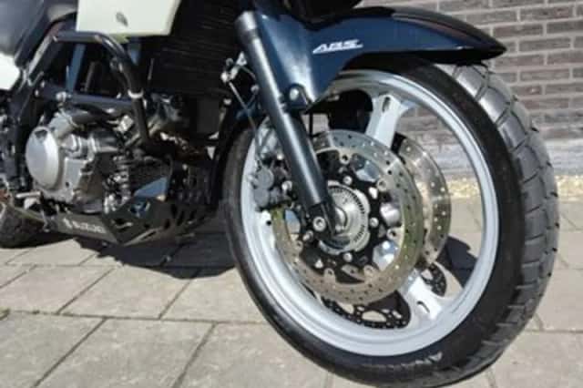 Suzuki V-Strom (2010) thumbnail 5