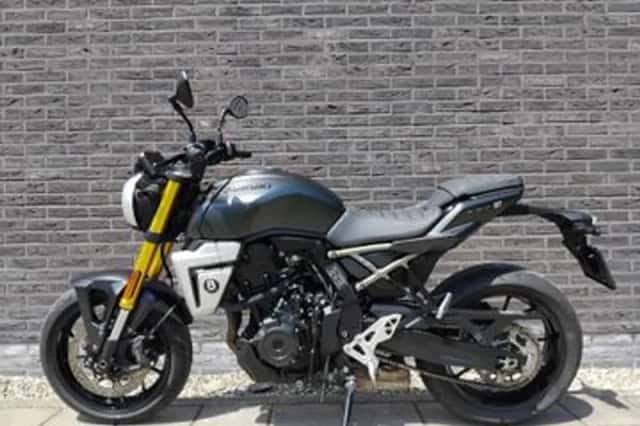 Suzuki GSX-8T (2025) thumbnail 2