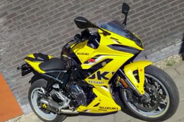 Suzuki GSX-8R (2025) thumbnail 1