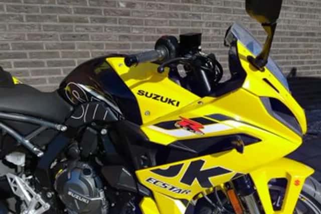 Suzuki GSX-8R (2025) thumbnail 3