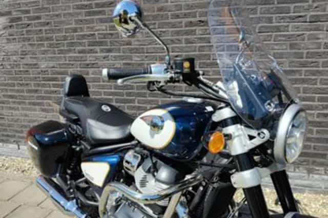 Royal Enfield Super Meteor 650 (2024) thumbnail 4