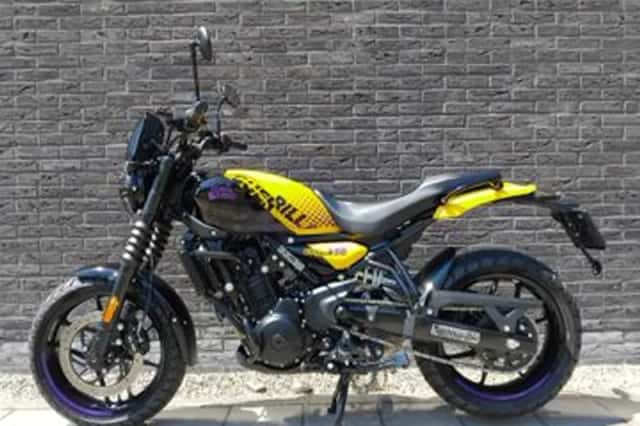 Royal Enfield Guerrilla 450 (2025) thumbnail 2