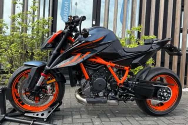 KTM 1290 SuperDuke R (2024) thumbnail 5