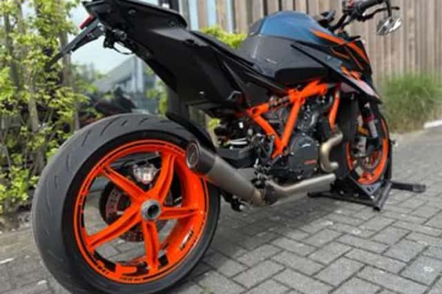 KTM 1290 SuperDuke R (2024) thumbnail 6