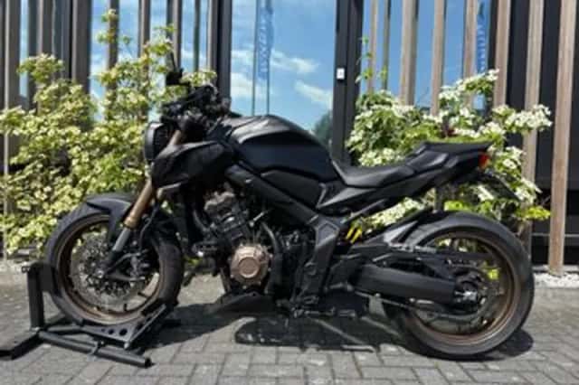 Honda CB650R (2021) thumbnail 2