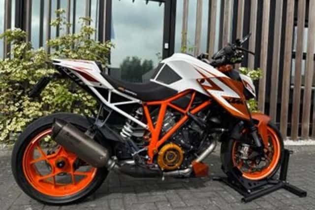 KTM 1290 SuperDuke R (2017) thumbnail 5