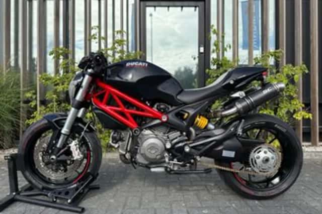 Ducati 796 Monster (2010) thumbnail 2