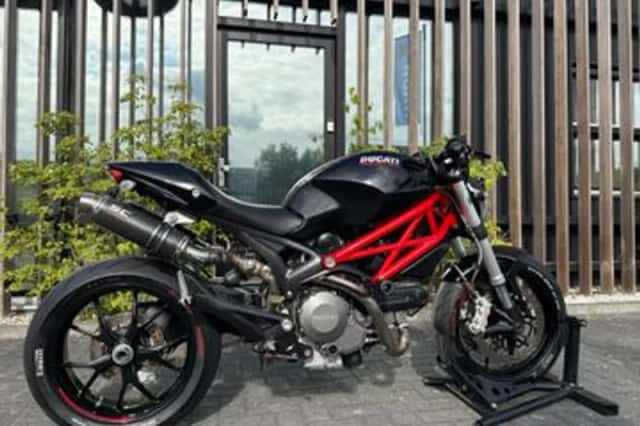 Ducati 796 Monster (2010) thumbnail 3