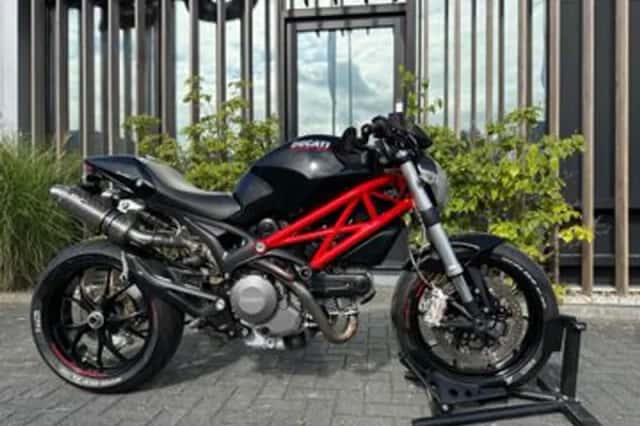Ducati 796 Monster (2010) thumbnail 4