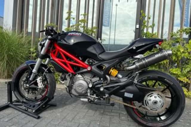 Ducati 796 Monster (2010) thumbnail 6