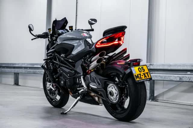 MV Agusta Brutale 1000RS (2024) thumbnail 4