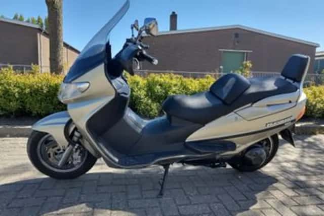 Suzuki Burgman 400 (2000) thumbnail 2