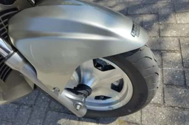 Suzuki Burgman 400 (2000) thumbnail 4