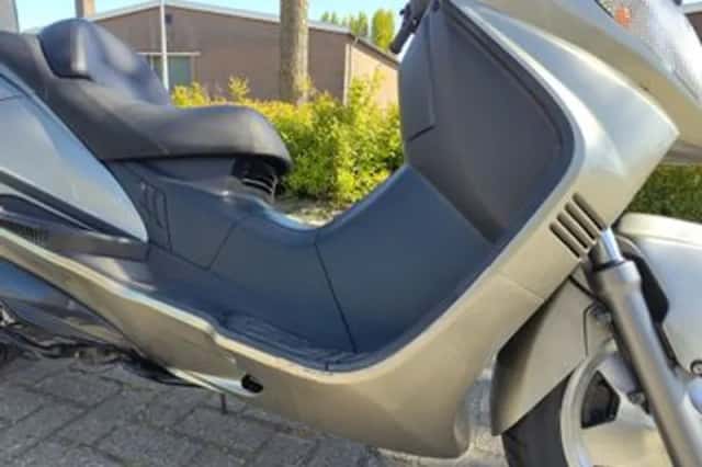 Suzuki Burgman 400 (2000) thumbnail 5