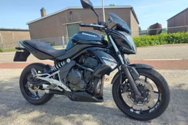 Kawasaki ER-6n (2011) thumbnail 1