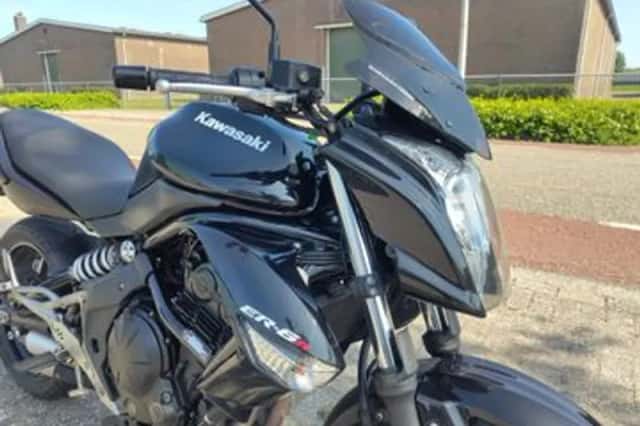 Kawasaki ER-6n (2011) thumbnail 3