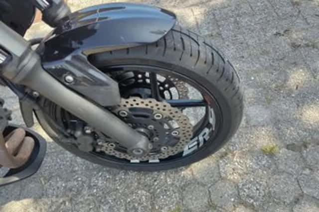 Kawasaki ER-6n (2011) thumbnail 4