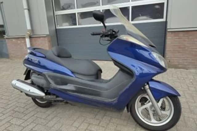 Yamaha Majesty 400 (2004) thumbnail 1