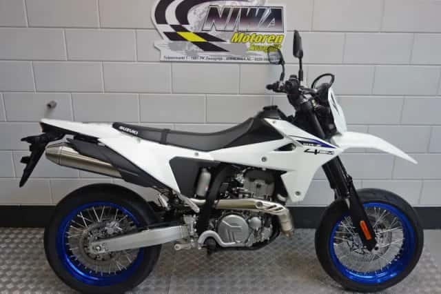 Suzuki DR Z4SM (2026) thumbnail 1