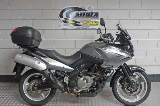 Suzuki V-Strom (2011) thumbnail 1