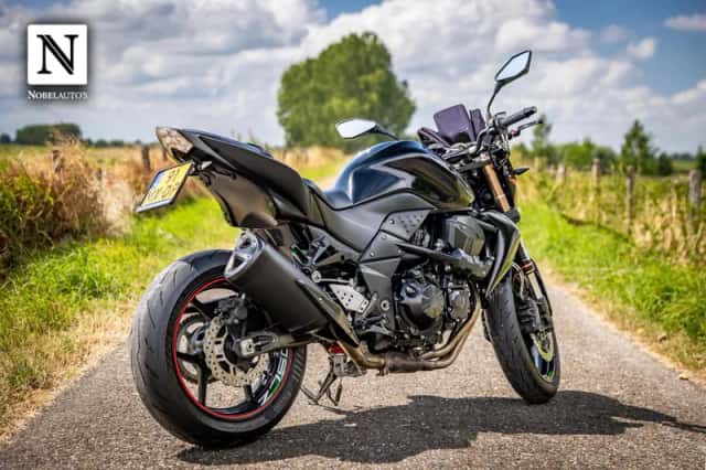 Kawasaki Z 750R (2011) thumbnail 3
