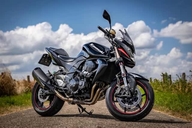 Kawasaki Z 750R (2011) thumbnail 5