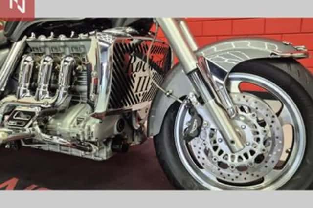 Triumph III (2005) thumbnail 3