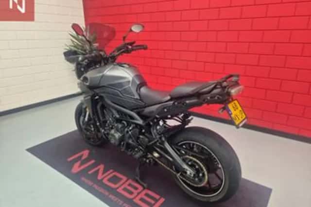 Yamaha MT-09 (2015) thumbnail 3