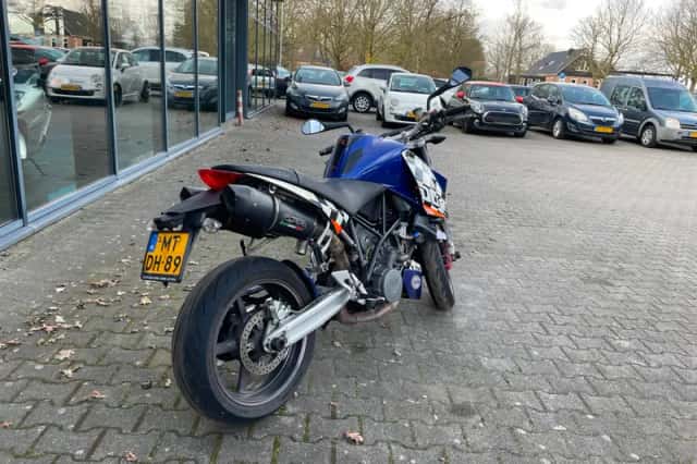KTM Super Duke 990 (2010) thumbnail 3