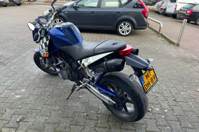 KTM Super Duke 990 (2010) thumbnail 4