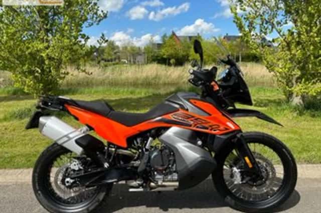 KTM 890 Adventure (2022) thumbnail 1