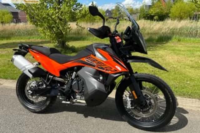 KTM 890 Adventure (2022) thumbnail 2