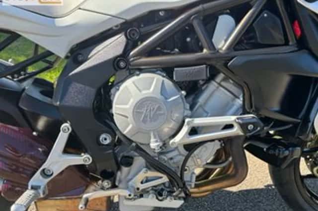 MV Agusta Brutale 800 (2015) thumbnail 5