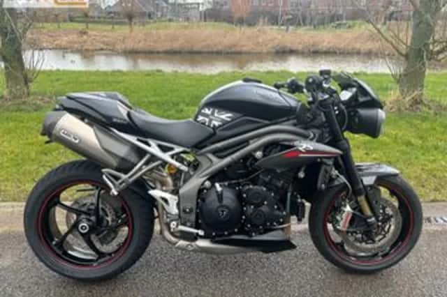 Triumph Speed Triple RS (2018) thumbnail 1