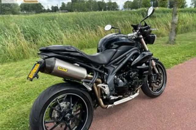Triumph Speed Triple (2016) thumbnail 1