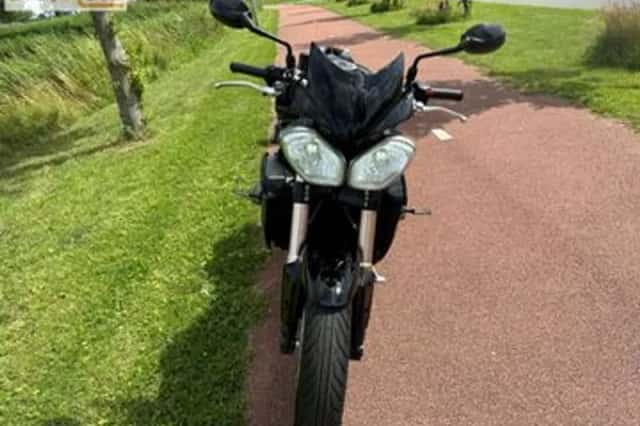 Triumph Speed Triple (2016) thumbnail 2