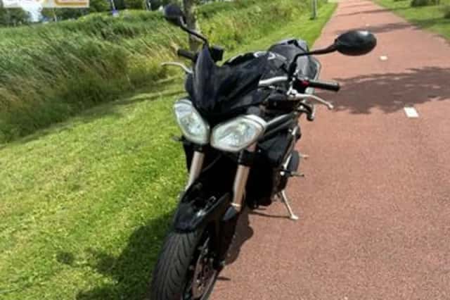 Triumph Speed Triple (2016) thumbnail 3