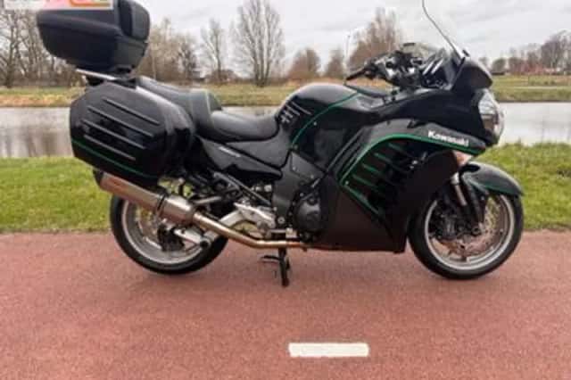 Kawasaki 1400 GTR (2011) thumbnail 1