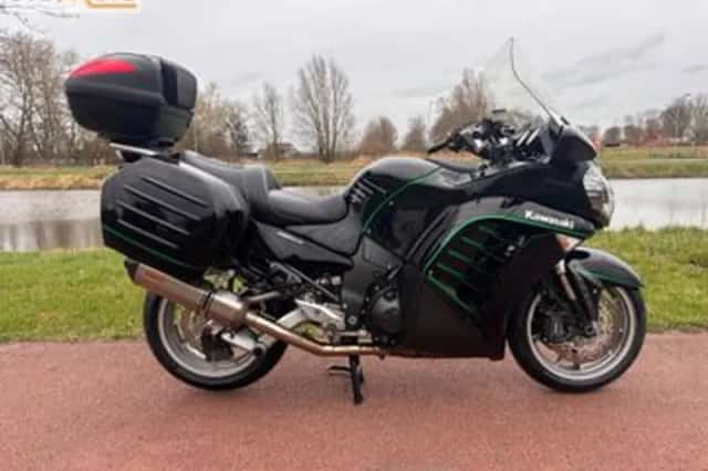 Kawasaki 1400 GTR (2011) thumbnail 2
