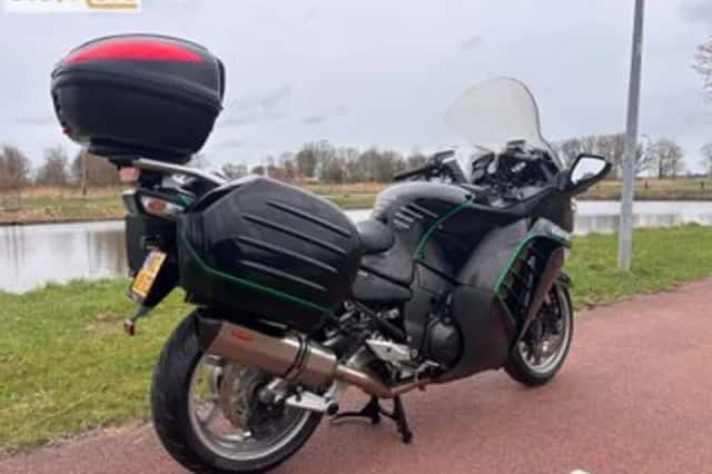 Kawasaki 1400 GTR (2011) thumbnail 3