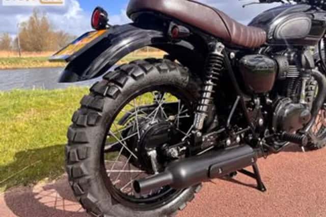 Kawasaki W800 (2015) thumbnail 5