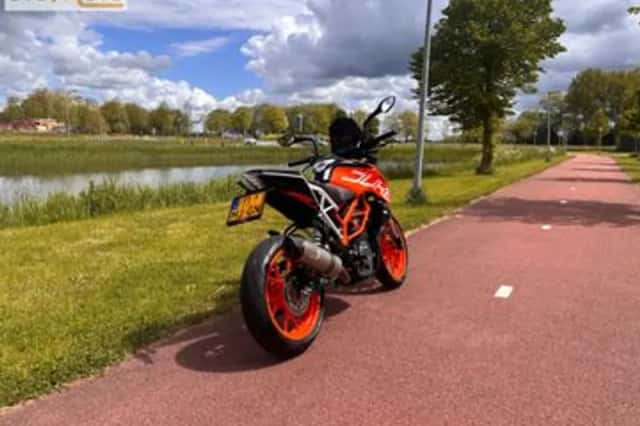 KTM 390 Duke (2018) thumbnail 3