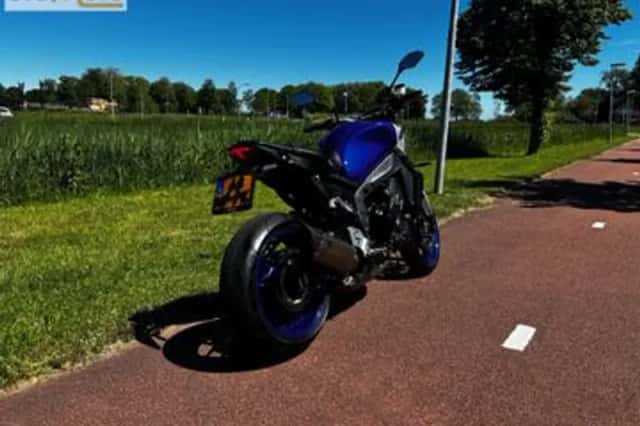 Yamaha MT-09 (2021) thumbnail 3