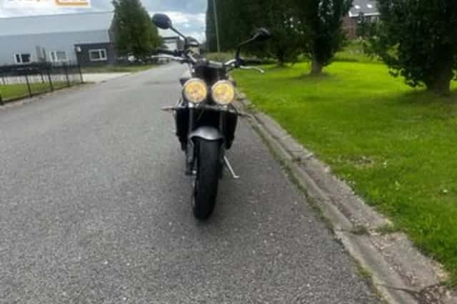 Triumph Streed Triple R 675 (2010) thumbnail 2