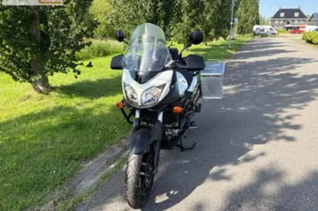 Suzuki V-Strom (2013) thumbnail 4