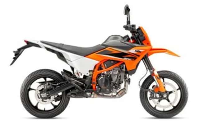 KTM 125 SMC R (2026) thumbnail 2