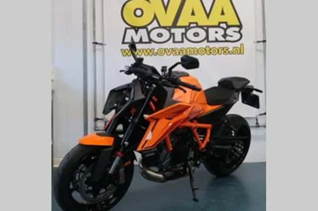 KTM 1390 Super Duke R (2025) thumbnail 2