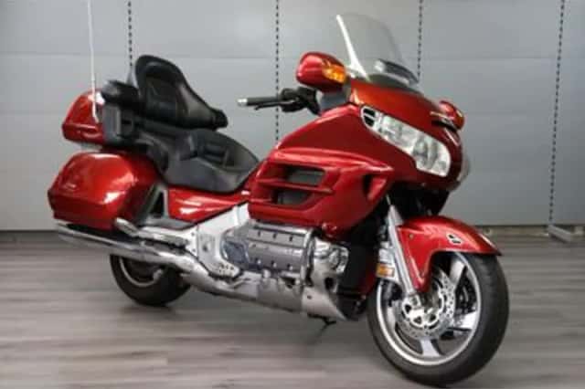 Honda GL 1800 Goldwing (2001) thumbnail 2