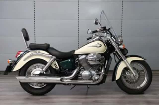Honda VT 750C2 Shadow (1997) thumbnail 1